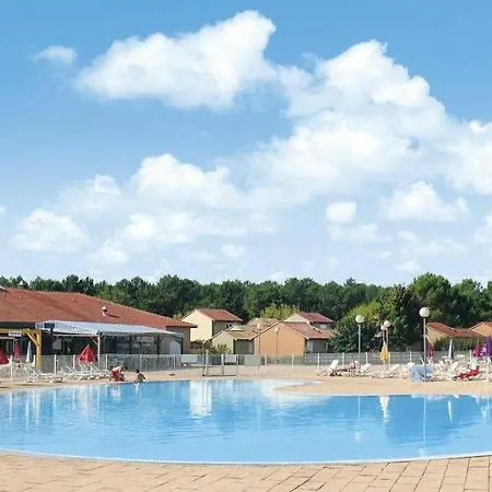 Jolie Maisonnette Dans Village Semesterbostad *