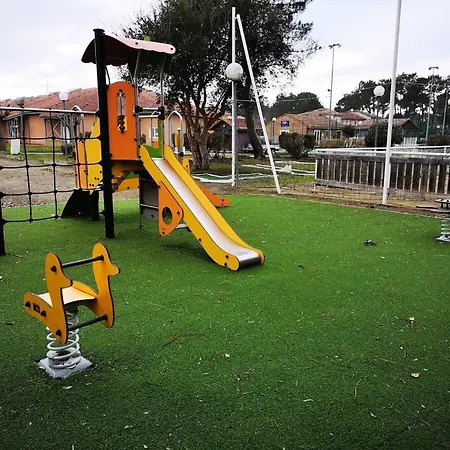 Jolie Maisonnette Dans Village Semesterbostad