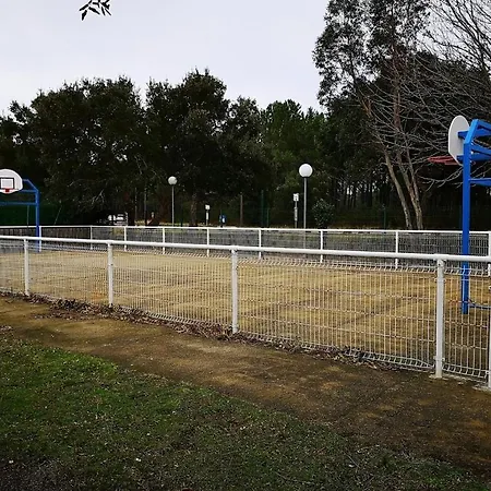 Semesterbostad Jolie Maisonnette Dans Village *