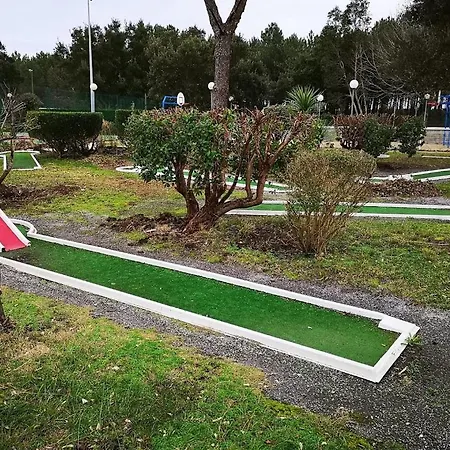 Semesterbostad Jolie Maisonnette Dans Village