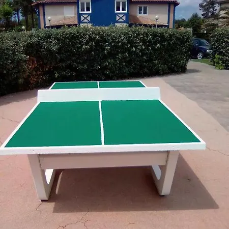 Jolie Maisonnette Dans Village *