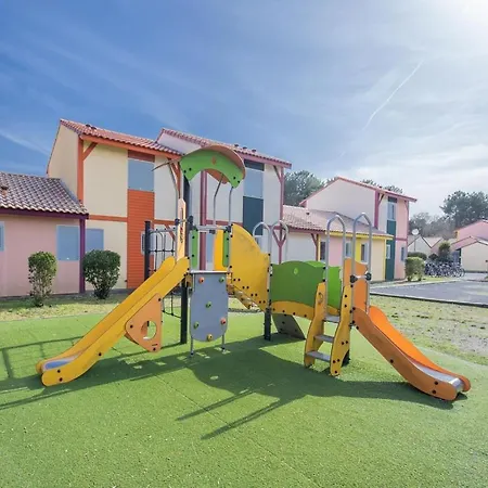 Jolie Maisonnette Dans Village Soustons