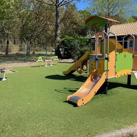 Jolie Maisonnette Dans Village Semesterbostad Soustons