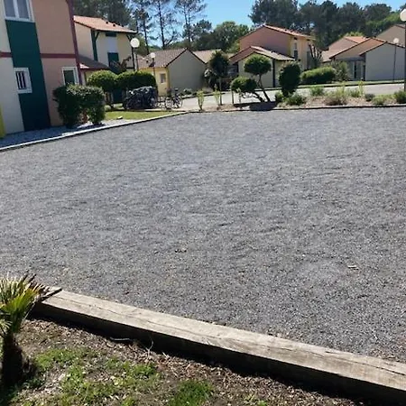 Jolie Maisonnette Dans Village * Soustons