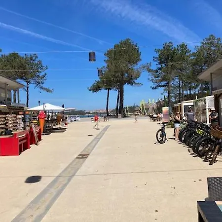 Jolie Maisonnette Dans Village