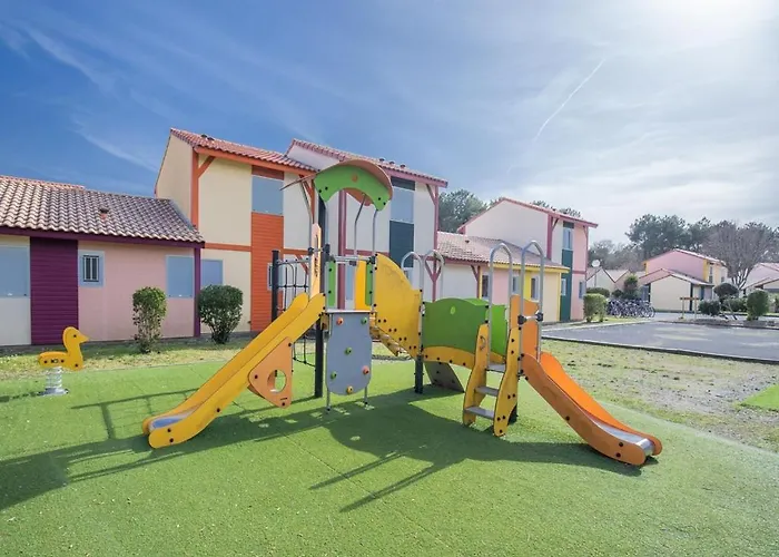 Jolie Maisonnette Dans Village Soustons