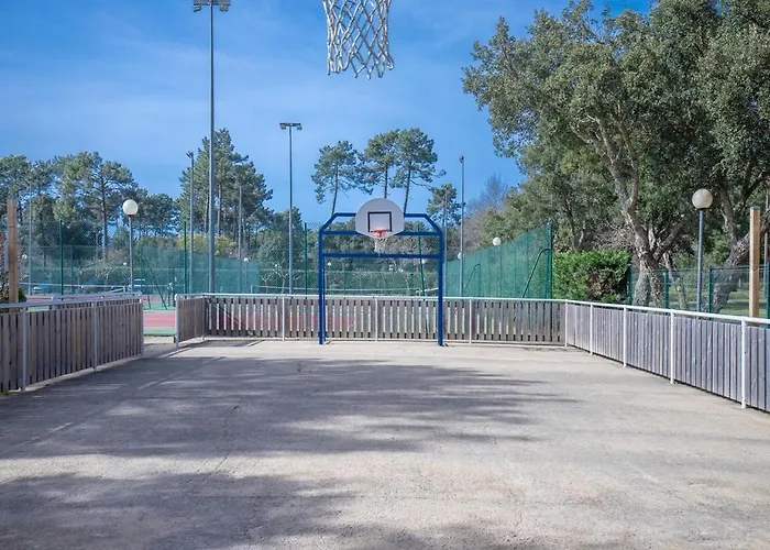 別荘 Jolie Maisonnette Dans Village スーストン