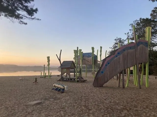 Jolie Maisonnette Dans Village *