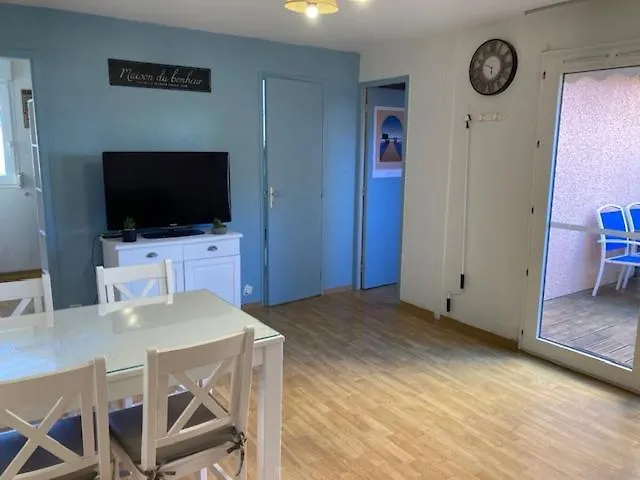 Jolie Maisonnette Dans Village スーストン