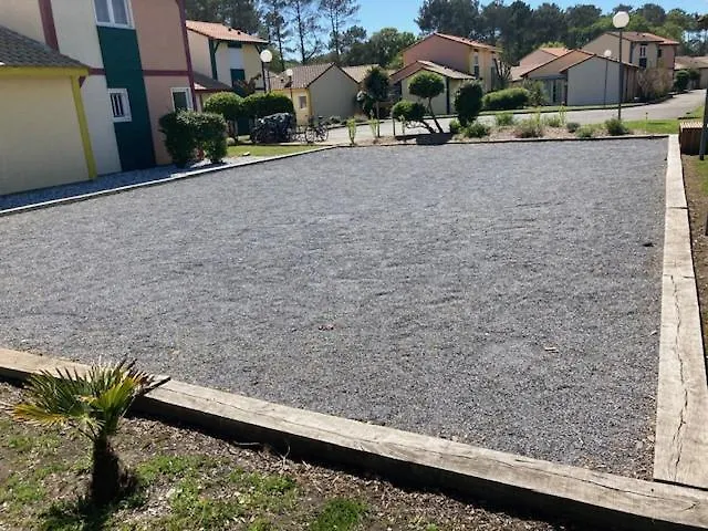 Jolie Maisonnette Dans Village * スーストン