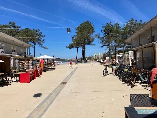 Jolie Maisonnette Dans Village